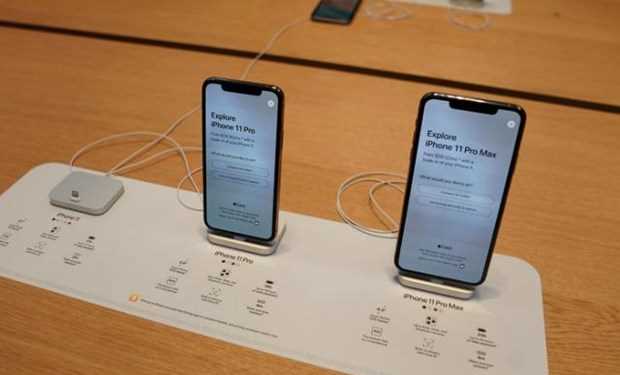 Tổng thống Mỹ Trump than vãn về việc mất nút 'Home' trên iPhone Tổng thống Mỹ Trump than vãn về việc mất nút 'Home' trên iPhone