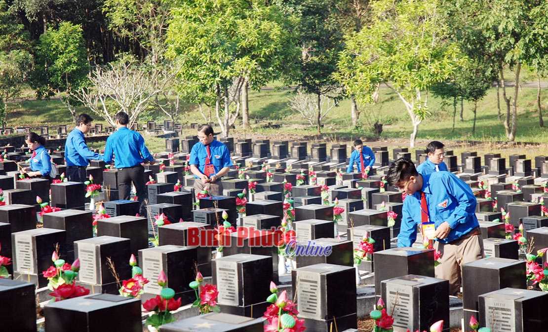 Ngày 26-7, đồng loạt tổ chức “Tri ân các anh hùng liệt sĩ” Ngày 26-7, đồng loạt tổ chức “Tri ân các anh hùng liệt sĩ”