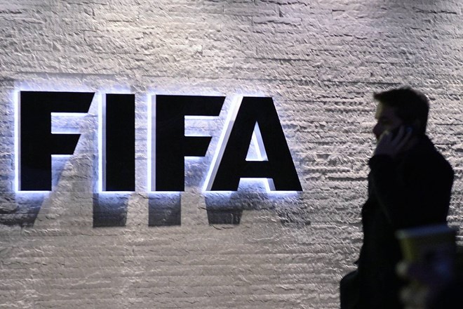 Ba cựu quan chức của FIFA bị cáo buộc biển thủ 80 triệu USD Ba cựu quan chức của FIFA bị cáo buộc biển thủ 80 triệu USD