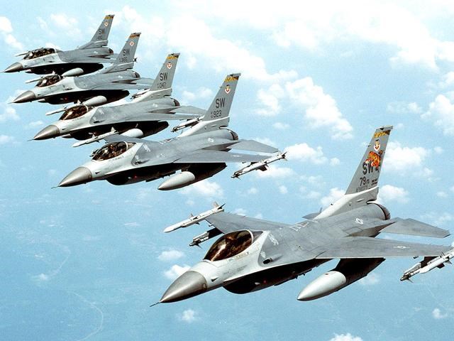 Không quân Mỹ luyện tập cùng với các đối tác NATO tại Hy Lạp Không quân Mỹ luyện tập cùng với các đối tác NATO tại Hy Lạp