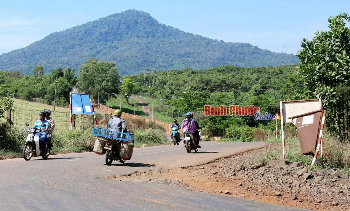 Biển báo giao thông nghiêng lệch, xiêu vẹo Biển báo giao thông nghiêng lệch, xiêu vẹo