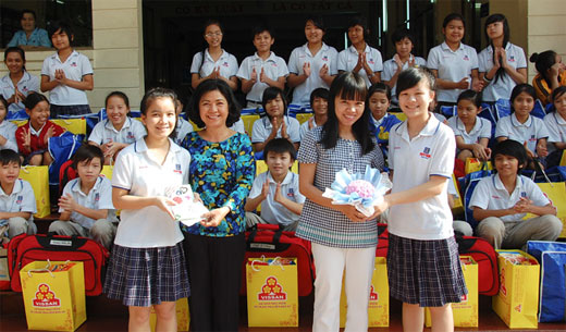 Xét tặng học bổng Vừ A Dính năm 2014 Xét tặng học bổng Vừ A Dính năm 2014