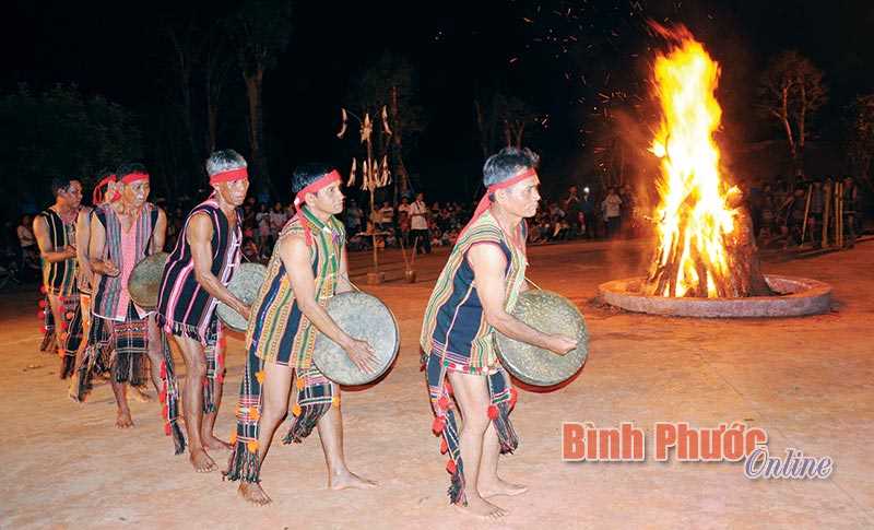 Bù Đăng hiện còn 120 bộ cồng chiêng Bù Đăng hiện còn 120 bộ cồng chiêng