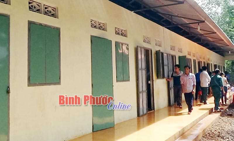 Gắn biển công trình xây dựng nhà ở cho công nhân lao động