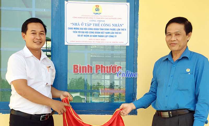 Gắn biển công trình “Nhà ở tập thể công nhân”