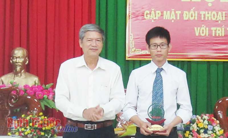 Gặp người đoạt giải nhất cuộc thi thiết kế biểu trưng Đồng Xoài