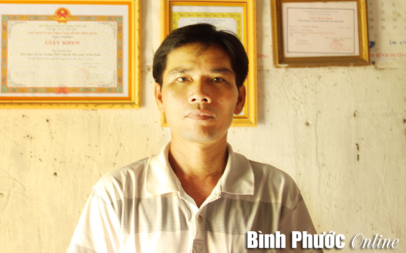 “Gà trống” nuôi dạy 3 con học giỏi