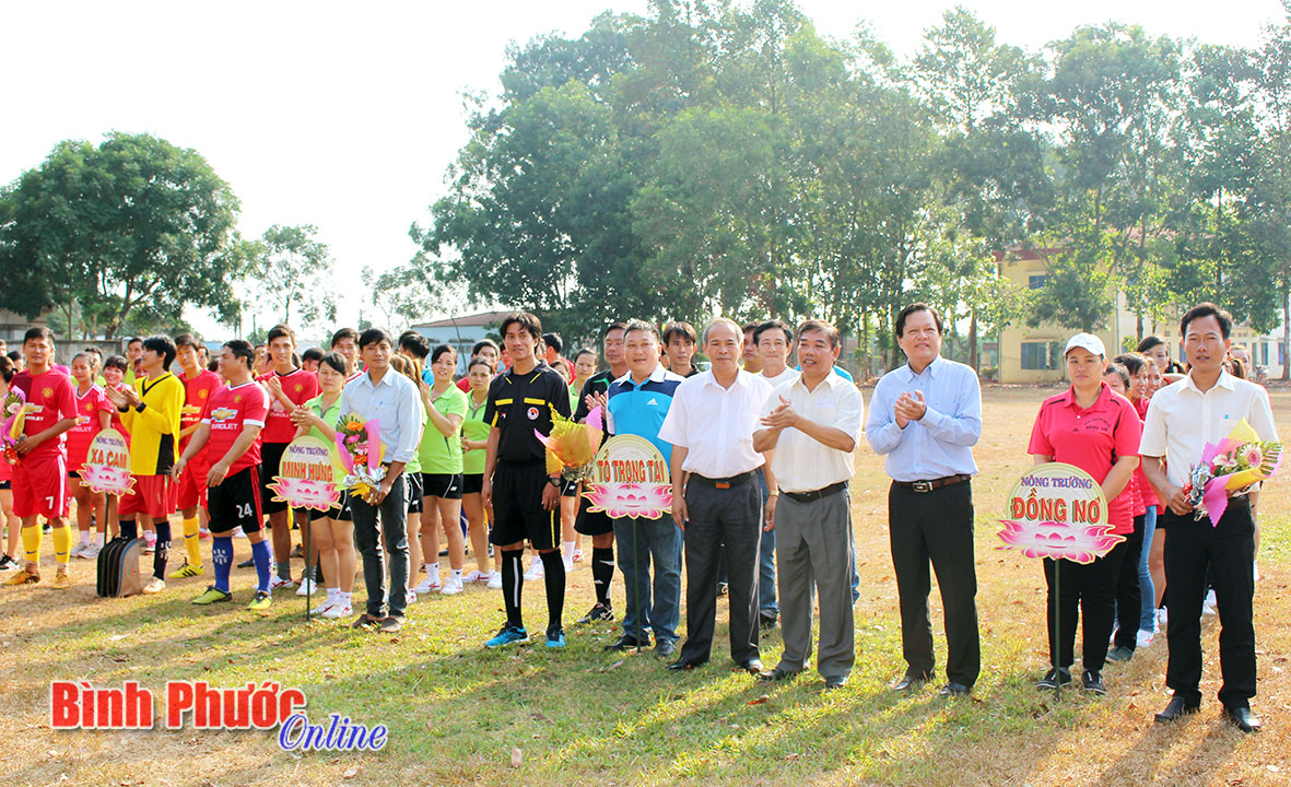 Cao su Bình Long: Khai mạc hoạt động thể thao năm 2016 Cao su Bình Long: Khai mạc hoạt động thể thao năm 2016