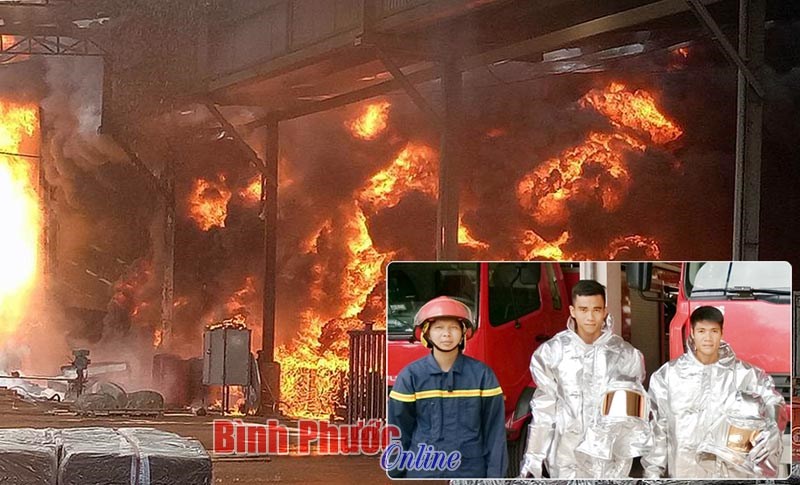 Hơn 30 phút kiên cường chiến đấu với “giặc lửa” Hơn 30 phút kiên cường chiến đấu với “giặc lửa”
