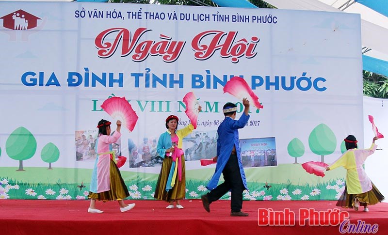 Gia đình và những thách thức của xã hội hiện đại - Bài 1 Gia đình và những thách thức của xã hội hiện đại - Bài 1