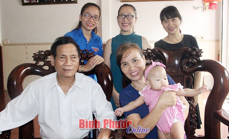 Gia đình hạnh phúc là đòn bẩy phát triển xã hội Gia đình hạnh phúc là đòn bẩy phát triển xã hội
