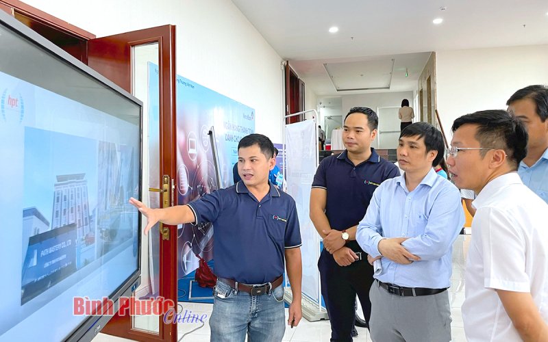 Giải bài toán nhân lực số