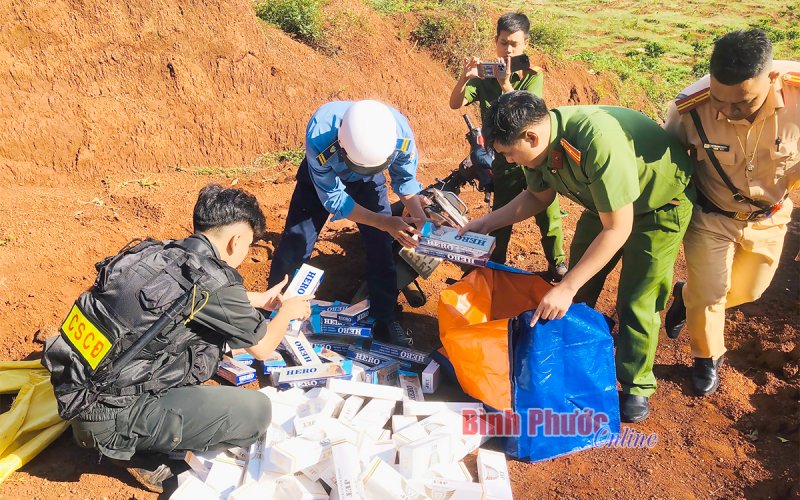 'Giăng lưới' chặn hàng cấm vào nội địa 'Giăng lưới' chặn hàng cấm vào nội địa