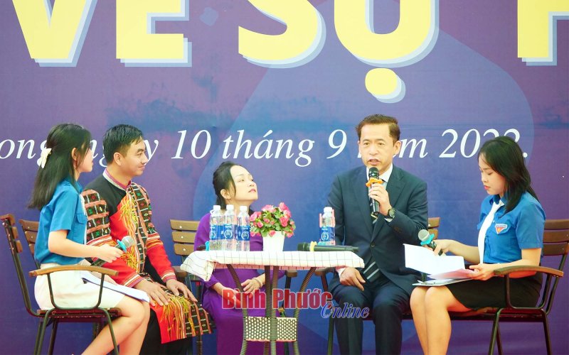 Giao lưu “bàn về sự học” Giao lưu “bàn về sự học”