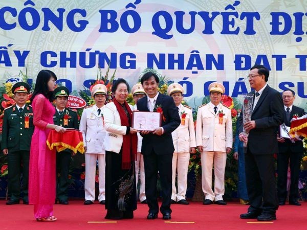 giao_su_Son_Nam.jpg