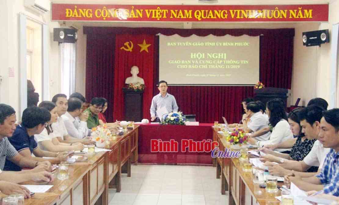 Giao ban và cung cấp thông tin báo chí tháng 11 Giao ban và cung cấp thông tin báo chí tháng 11