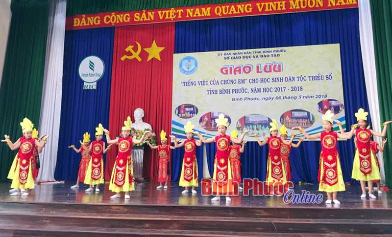 275 học sinh giao lưu “Tiếng Việt của chúng em” 275 học sinh giao lưu “Tiếng Việt của chúng em”