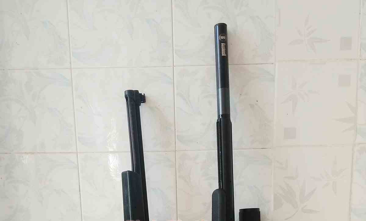 Người dân tự giác giao nộp vũ khí Người dân tự giác giao nộp vũ khí