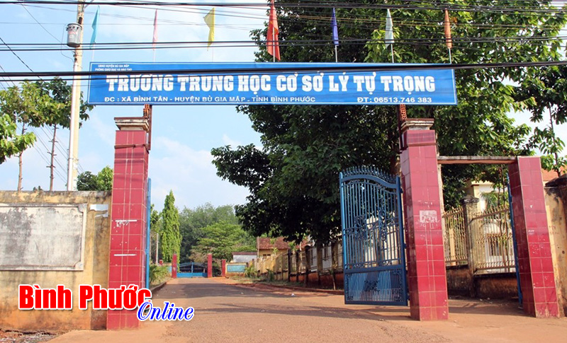 giaovientruongthcslytutrong.jpg