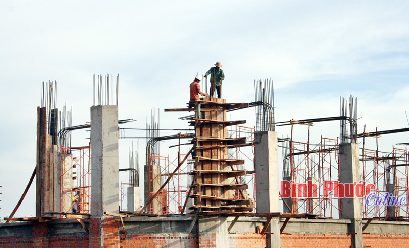 “Nóng” giá thép, “nguội” thị trường xây dựng