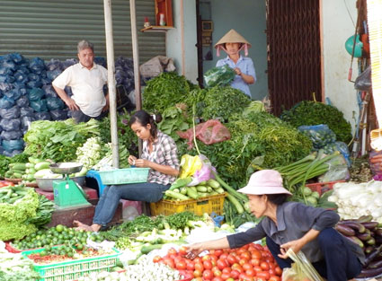 Giá thực phẩm tăng - khó chồng khó