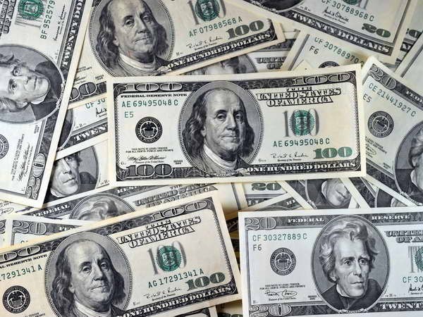 Giá USD lên mức sát trần quy định của Ngân hàng Nhà nước Giá USD lên mức sát trần quy định của Ngân hàng Nhà nước