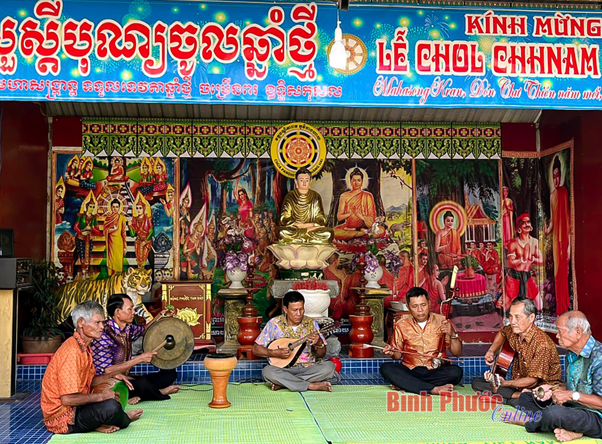 Giữ gìn nhạc cụ dân tộc