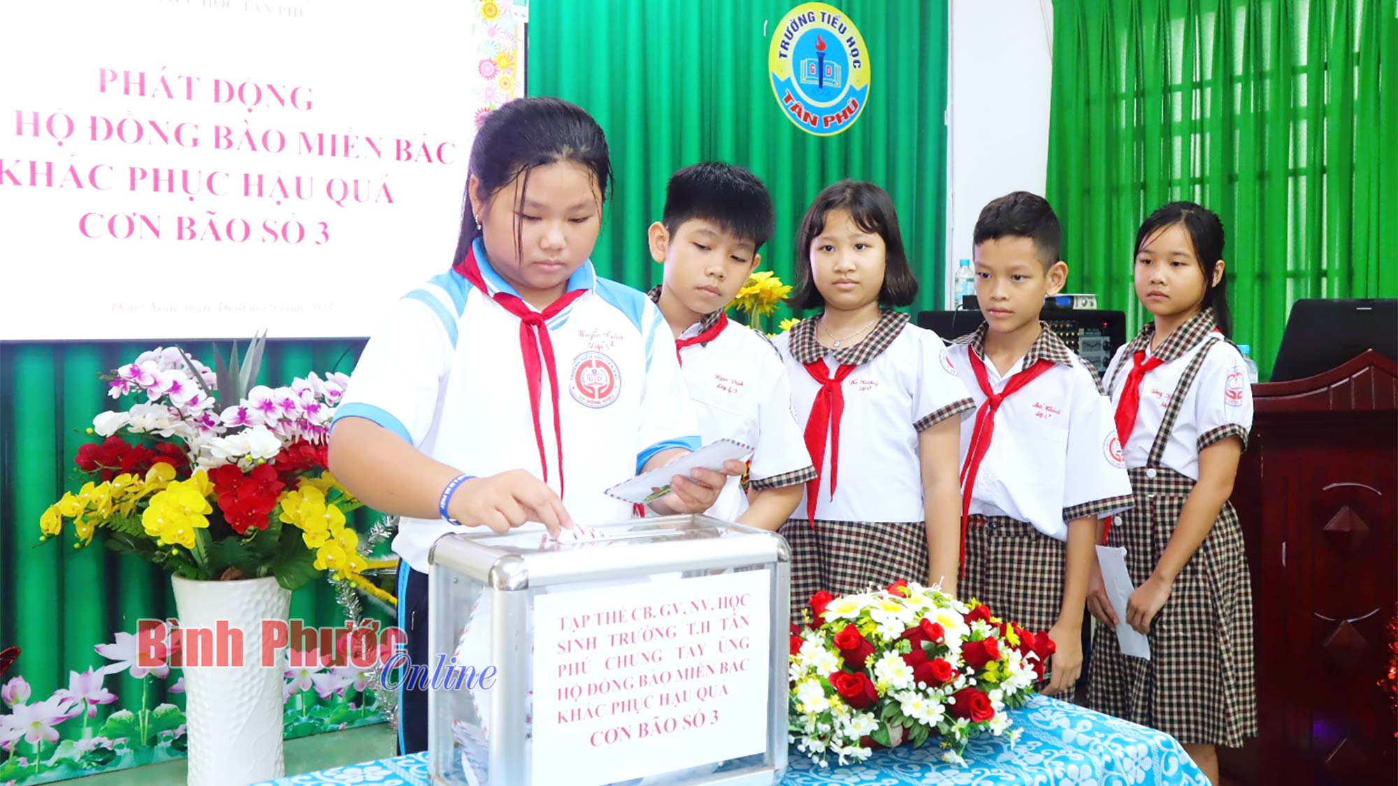 Góp sức nhỏ vào việc lớn Góp sức nhỏ vào việc lớn