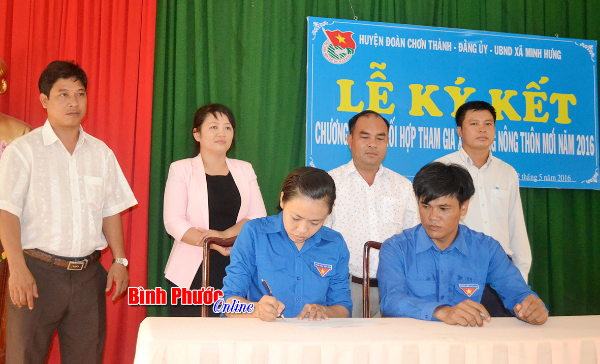 Huyện đoàn Chơn Thành ký kết phối hợp xây dựng nông thôn mới Huyện đoàn Chơn Thành ký kết phối hợp xây dựng nông thôn mới