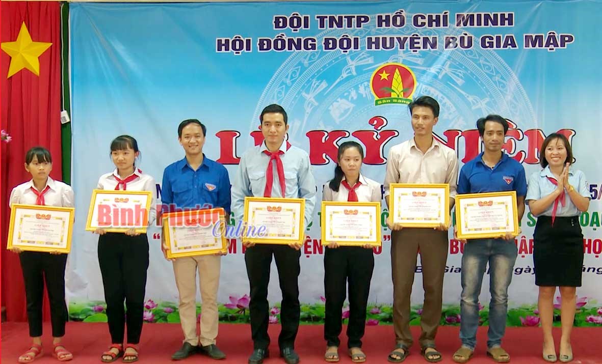230 suất học bổng tặng học sinh khó khăn 230 suất học bổng tặng học sinh khó khăn