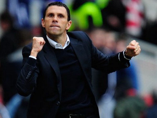 HLV Poyet "kinh ngạc" khi Sunderland loại được M.U