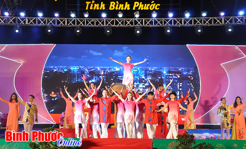 Rực rỡ sắc màu pháo hoa chào năm mới Bính Thân 2016