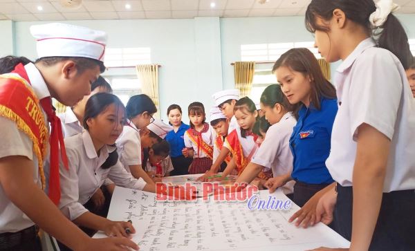 Lắng nghe “Điều em muốn nói” Lắng nghe “Điều em muốn nói”