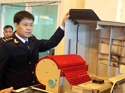 Nhập thiết bị y tế 'rác' Nhập thiết bị y tế 'rác'