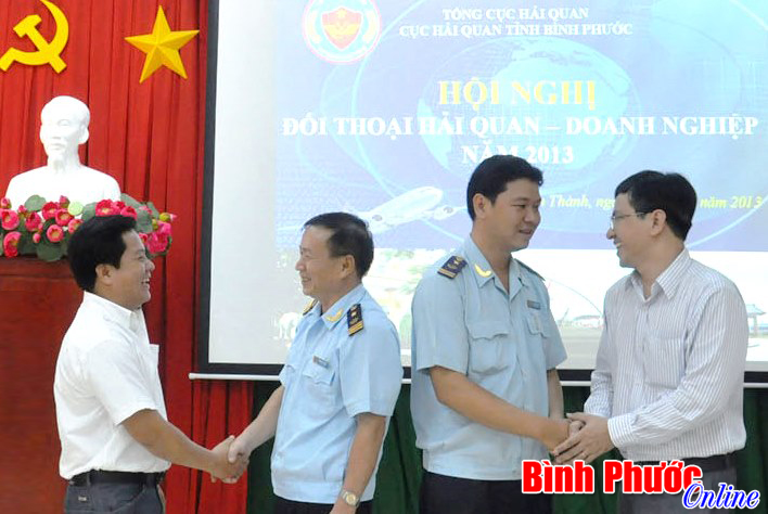 Doanh nghiệp chấm điểm hoạt động hải quan Bình Phước Doanh nghiệp chấm điểm hoạt động hải quan Bình Phước