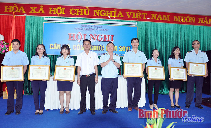 Cục Hải quan thu ngân sách 437,14 tỷ đồng Cục Hải quan thu ngân sách 437,14 tỷ đồng