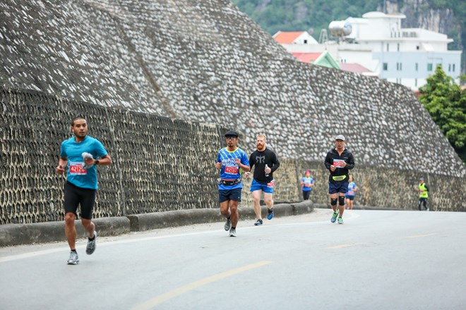 halongbayheritagemarathon5126112017072444.jpg