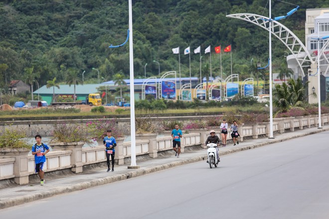 halongbayheritagemarathon6126112017072445.jpg