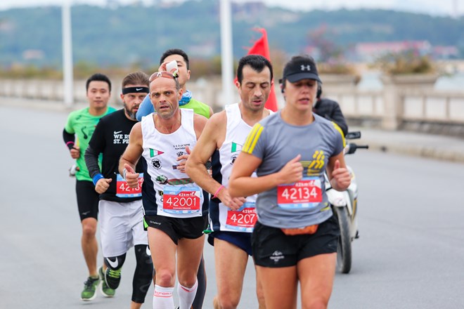 halongbayheritagemarathon8126112017072445.jpg