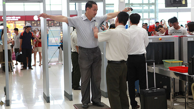 Đi máy bay vẫn an toàn nhất