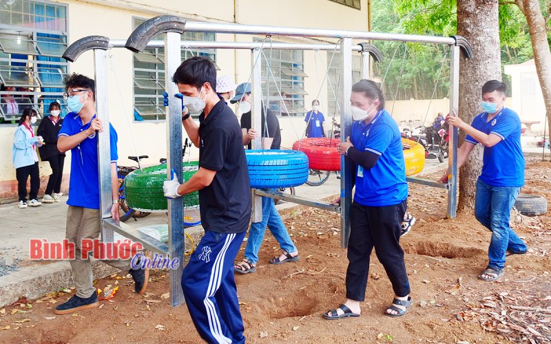 Hành trình tháng ba biên giới