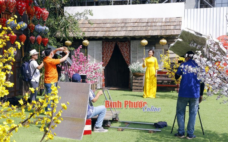 Hành trình từ… đến…