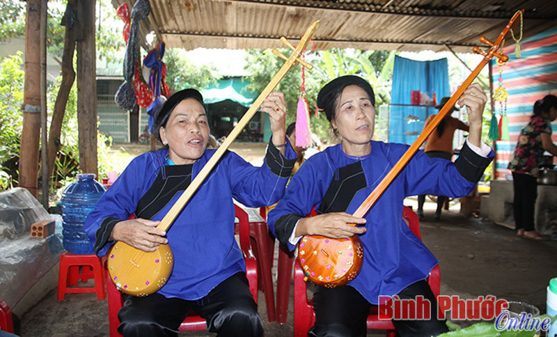 Hát then giúp tôi quên mệt mỏi
