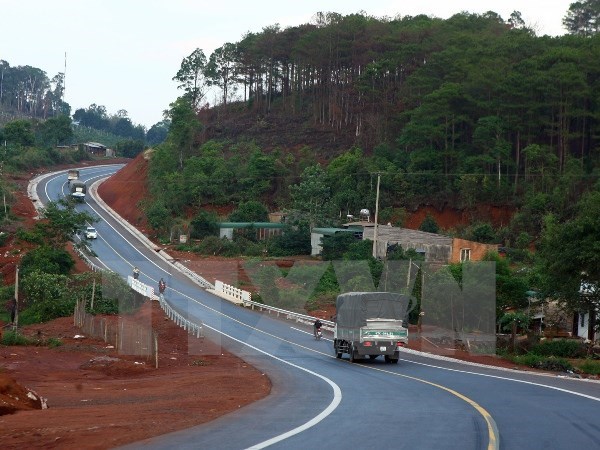 Nghiên cứu đầu tư một số đoạn đường Hồ Chí Minh quy mô cao tốc Nghiên cứu đầu tư một số đoạn đường Hồ Chí Minh quy mô cao tốc