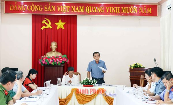 Thẩm tra các văn bản thuộc lĩnh vực tư pháp trình Kỳ họp HĐND tỉnh lần thứ 12