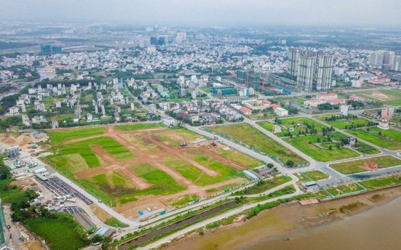 Hết cửa náo loạn