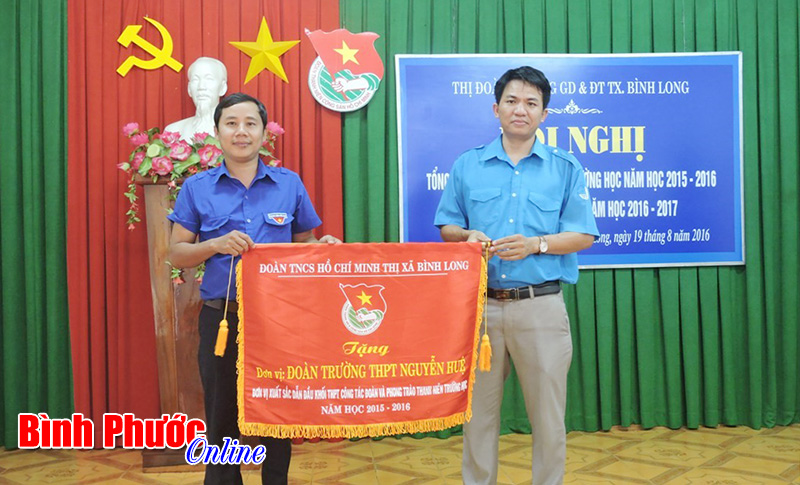 Bình Long tổng kết công tác Đoàn - Đội trường học Bình Long tổng kết công tác Đoàn - Đội trường học