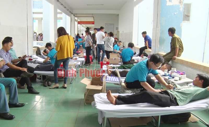 Bù Đốp thu 247 đơn vị máu tình nguyện Bù Đốp thu 247 đơn vị máu tình nguyện