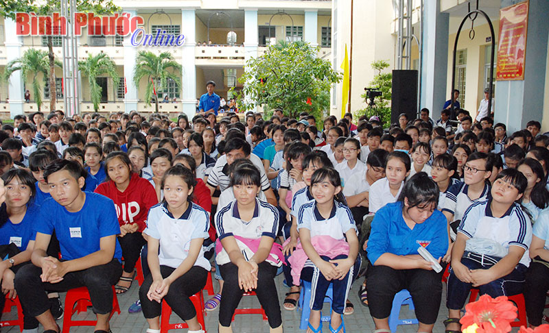 “Hiểu mình, hiểu nghề - sáng tương lai” “Hiểu mình, hiểu nghề - sáng tương lai”