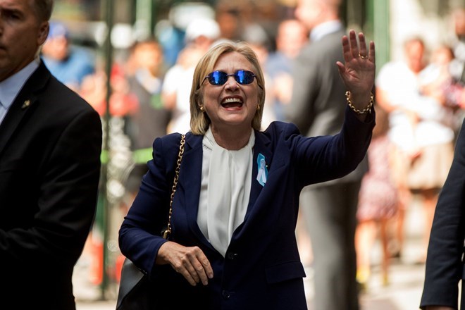 Bà Hillary đập tan tin đồn khi công bố hồ sơ sức khỏe chi tiết Bà Hillary đập tan tin đồn khi công bố hồ sơ sức khỏe chi tiết